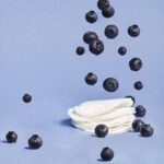 Iroha - Hydrating and Soothing Tonic Pads with Blueberries - Image 3