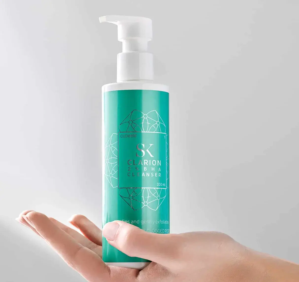 Clarion-2-BHA-Cleanser-styled-5.webp Skintegra Clarion - 200ml Lares me 2% BHA - Image 1